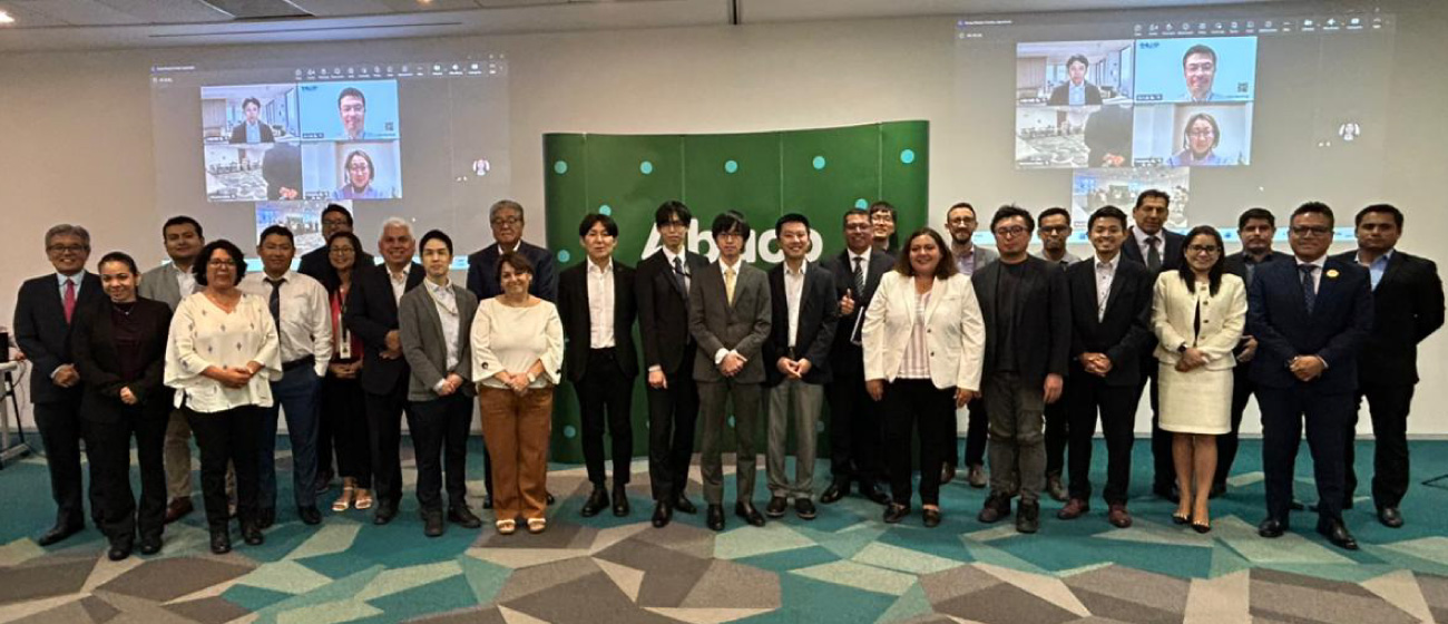 Cooperativa Abaco recibe la vista de una delegación japonesa por el proyecto de Crowdfunding Securite