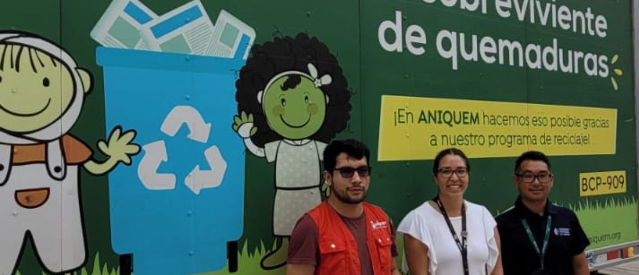 Abaco y Colegio La Unión se unen en una donación para ANIQUEM