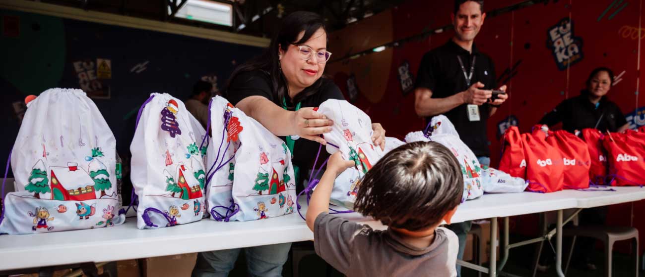 Un Día de Diversión y Alegría: Celebración de Fin de Año para los Niños y Adolescentes de los Programas Abakids y Abateens