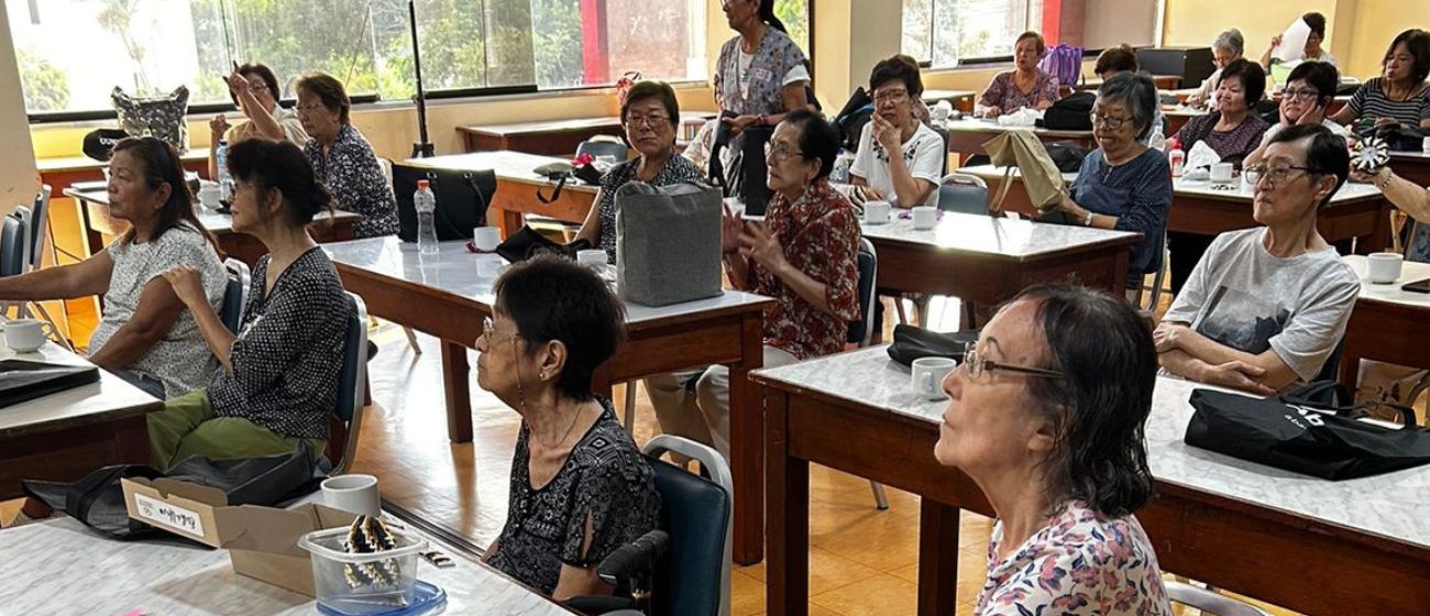 Abaco lidera el cambio en la educación financiera para adultos mayores en el Mes del Ahorro